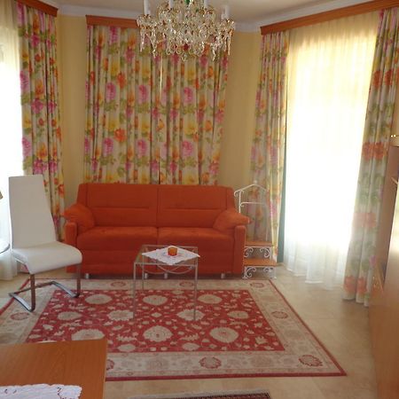 Hans Mauracher Schloessl Graz Room photo