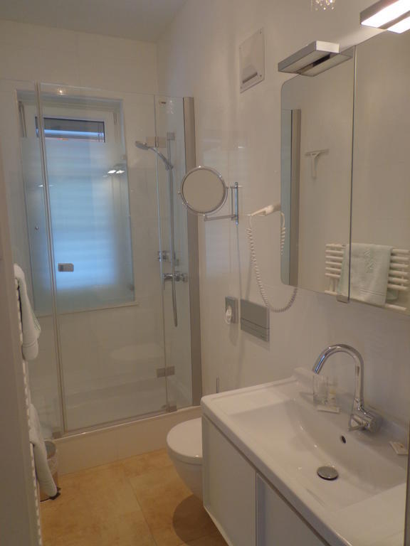 Hans Mauracher Schloessl Graz Room photo